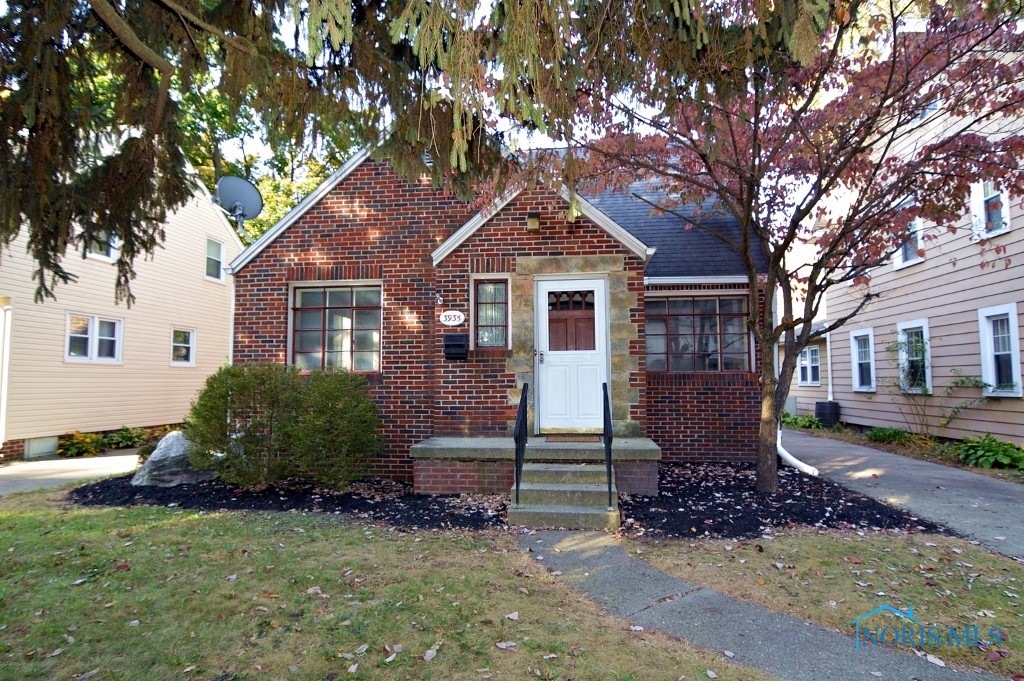 Rushland Ave, Toledo, OH 43613
