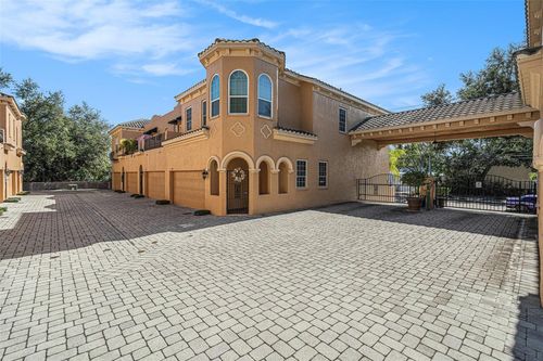 2904 Hansen Manor Ln, TAMPA, FL, 33611-2857 | Card Image