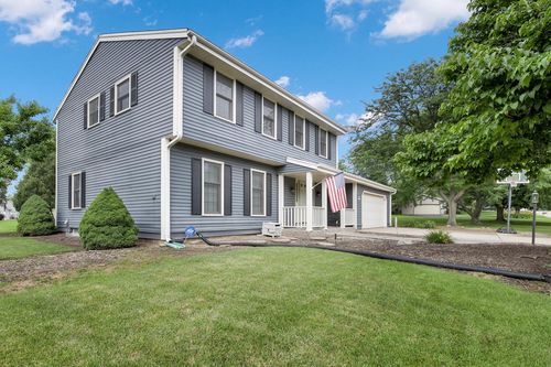 N99W16610 Woodcock Road, Germantown, WI, 53022 | Card Image