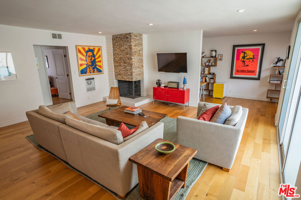 Residential in Playa Del Rey