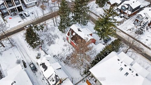 {{alt}} | Card Image