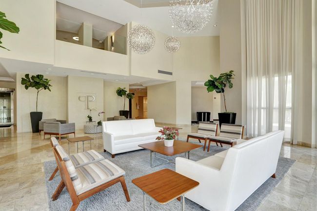 APT-401 - 99 Se Mizner Blvd, Condo with 2 bedrooms, 2 bathrooms and null parking in Boca Raton FL | Image 7