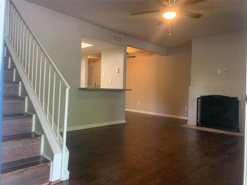apt-b-766 Memorial Mews St, Houston, TX, 77079-8405 | Card Image