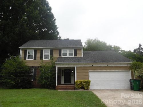 6311 Coach Hill Ln, Charlotte, NC, 28212-1750 | Card Image