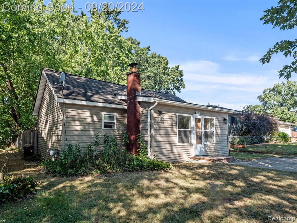 Brisbane St, Commerce Township, MI 48390