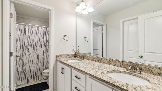 Hall Bath - Upper Level | Image 31