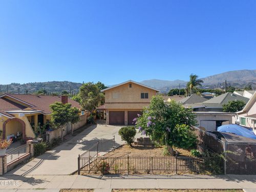 1121 New St, Santa Paula, CA, 93060-4638 | Card Image