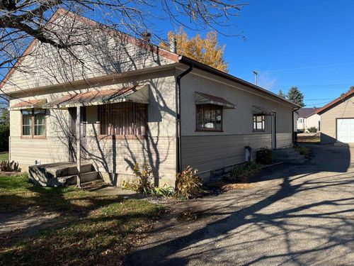 211 2nd Avenue E, Burdett, AB, T0K0J0 | Card Image