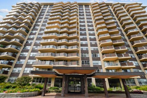 2h-17-85 215th St, Bayside, NY, 11360-1706 | Card Image