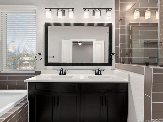 UNIT-30 - 5843 Whitby Rd, House other with 3 bedrooms, 4 bathrooms and null parking in San Antonio TX | Image 18