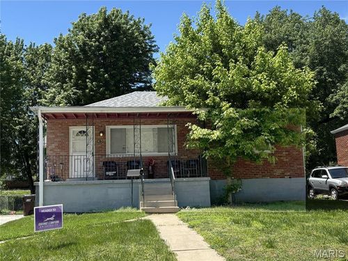 415 Warford Ave, Ferguson, MO, 63135-1955 | Card Image