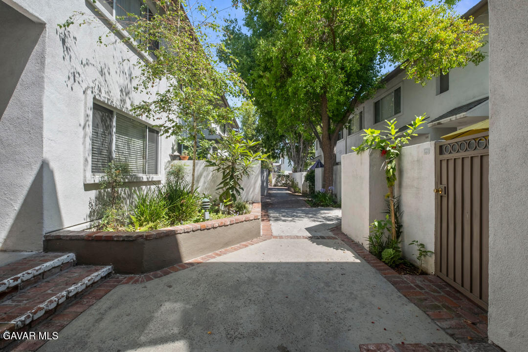 Residential in Tarzana 2