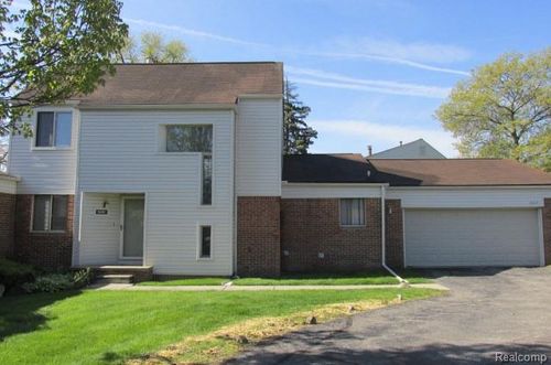 5317 Fairway Ln, West Bloomfield, MI, 48323-3425 | Card Image