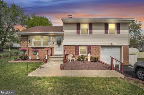 3 Judy Ln, HARRISBURG, PA, 17112-1832 | Card Image