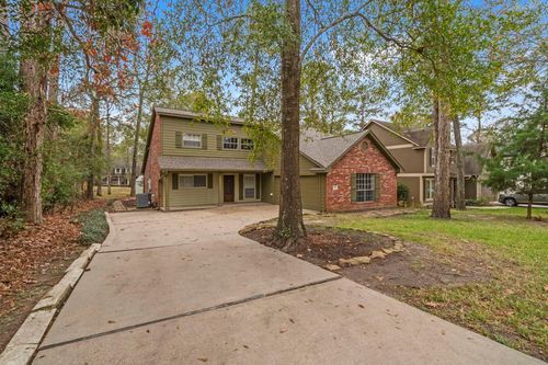 292 Apple Valley Dr, Conroe, TX, 77304-1290 | Card Image