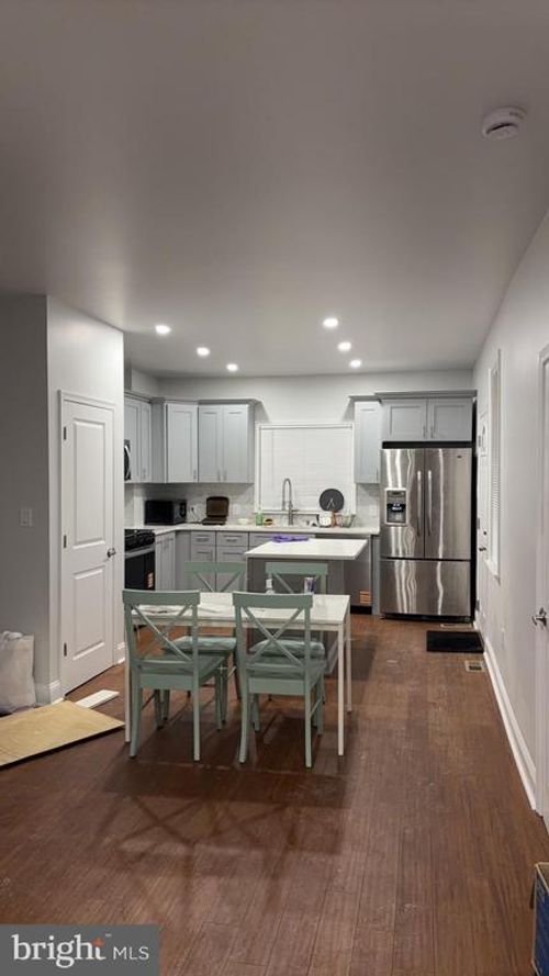 109 Railroad Ave, GLENSIDE, PA, 19038-3410 | Card Image