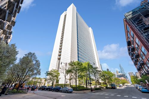 unit-805-500 Superior St, Chicago, IL, 60654-8134 | Card Image