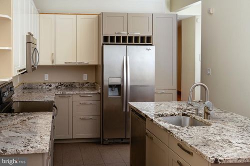b-933 N Calvert St, BALTIMORE, MD, 21202-4878 | Card Image