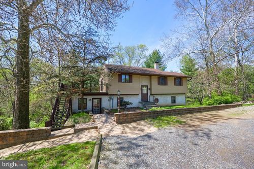 242 Skyview Ln, LITITZ, PA, 17543-9123 | Card Image