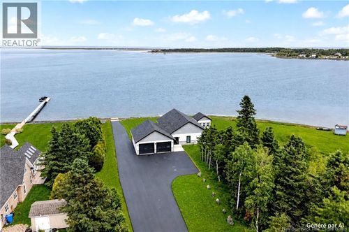 293 Rue Saulnier E, Tracadie-Sheila, NB, E1X1E3 | Card Image