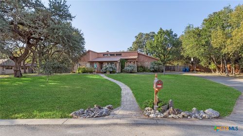 9521 Sumac Cir, San Antonio, TX, 78266-2037 | Card Image