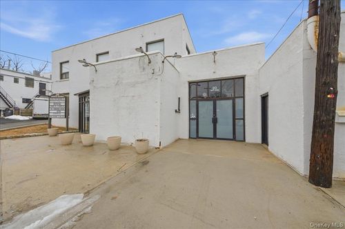 20 North Ave, Larchmont, NY, 10538-2463 | Card Image