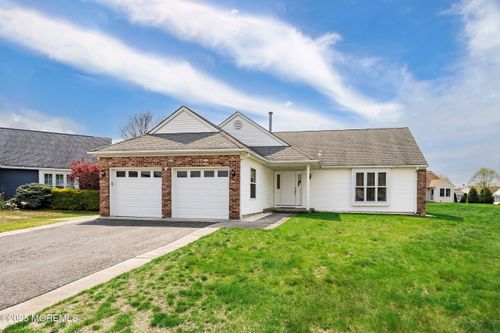 4 Otley Ct, Berkeley, NJ, 08757-6470 | Card Image