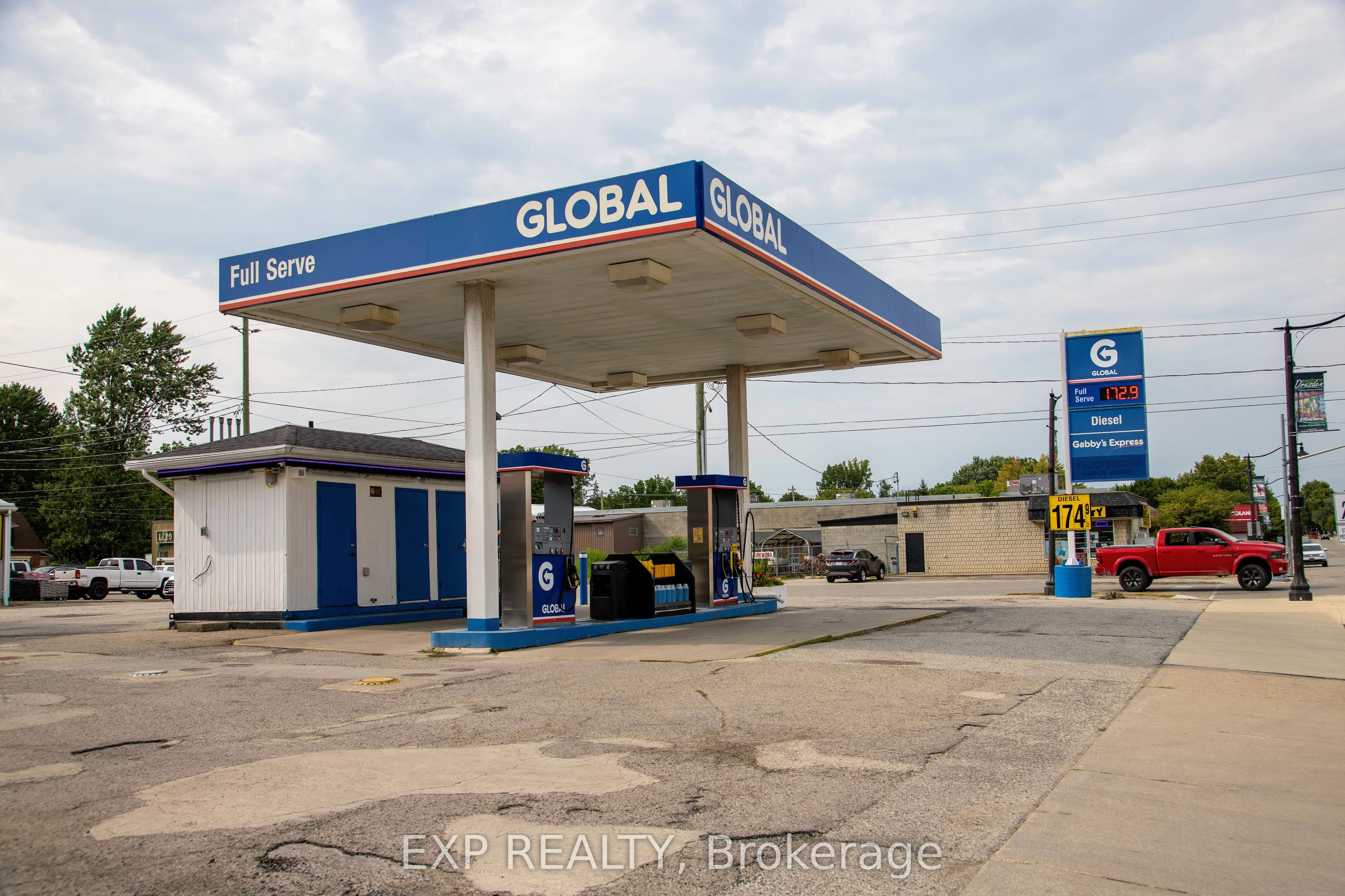 Commercial Sale in Chatham-Kent 4