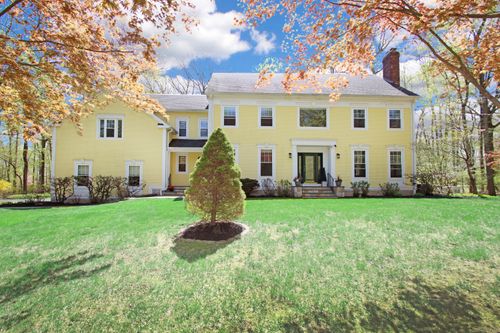 56 Grouse Ln, Woodbridge, CT, 06525-1451 | Card Image