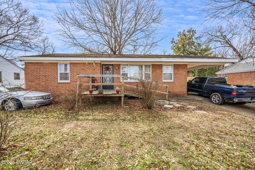 194 E Forest Ave, Jackson, TN, 38301-4124 | Card Image