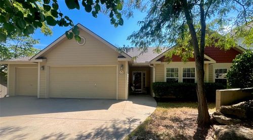 3807 Hunters Hill Dr, Lawrence, KS, 66049-4284 | Card Image