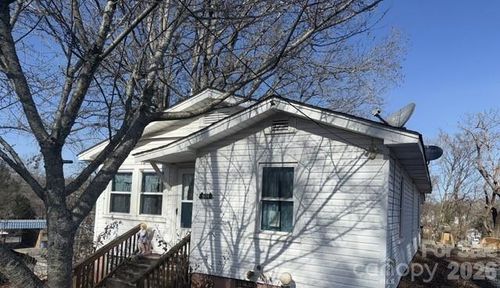 901 State St Extension, Marion, NC, 28752 | Card Image