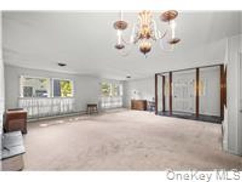 9 Beech St, Newburgh, NY, 12550-1955 | Card Image