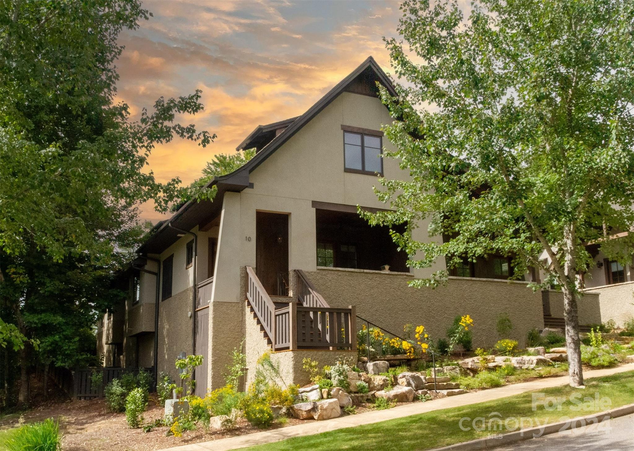 Keats Rd, Black Mountain, NC 28711