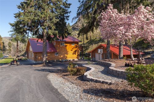 540 Highway 153, Pateros, WA, 98846-9641 | Card Image