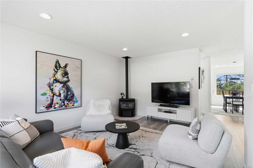 3291 Mary Anne Cres, Victoria, BC, V9C3M3 | Card Image