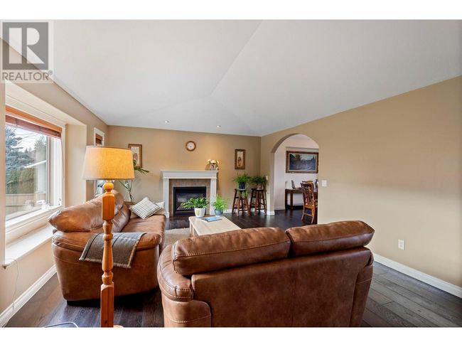 524 Curlew Dr, House other with 6 bedrooms, 4 bathrooms and 2 parking in Kelowna BC | Image 14
