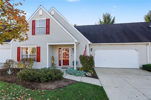 47-7561 Chandler Ct, Sagamore Hills, OH, 44067-3304 | Card Image