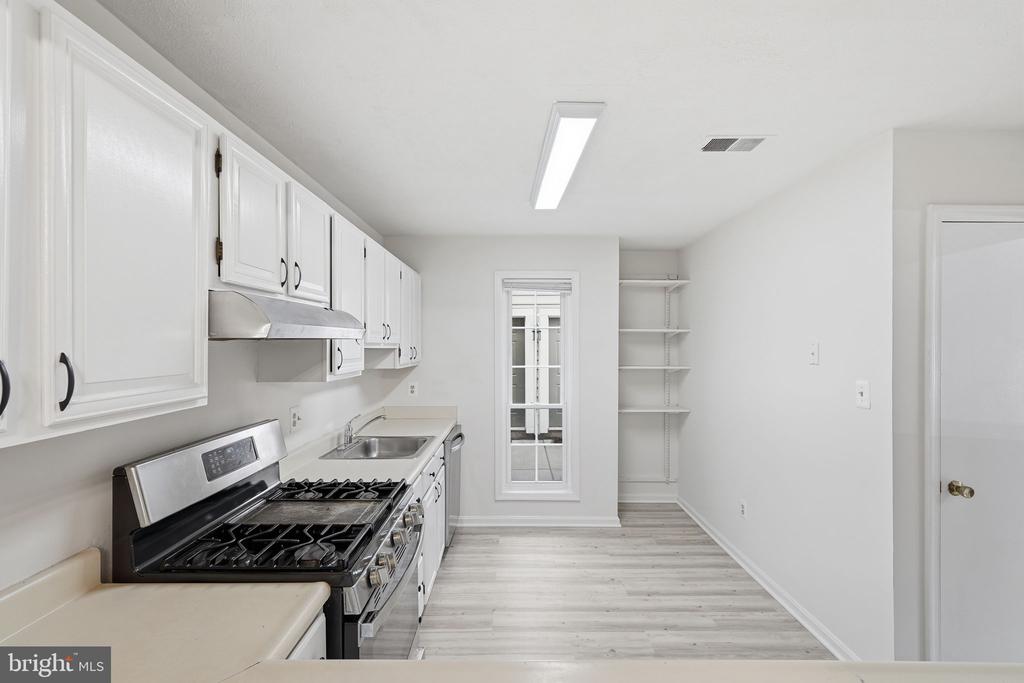 Residential in OAKTON 5