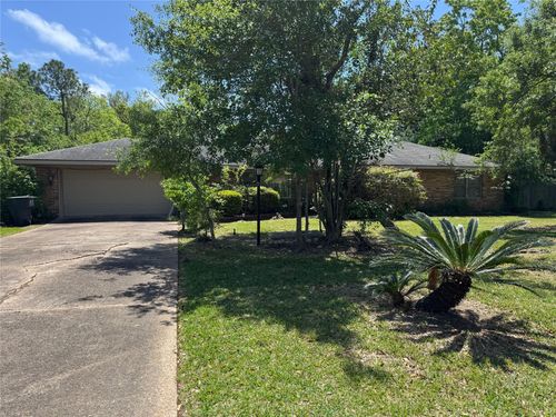 6700 Howe St, Groves, TX, 77619-5803 | Card Image