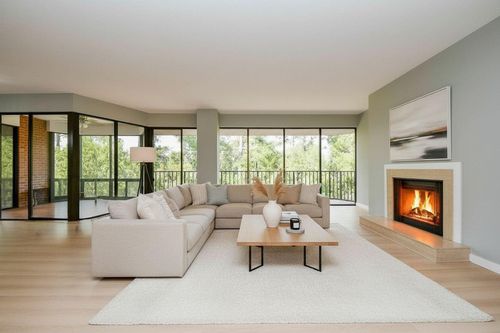 apt-306-9333 Memorial Dr, Houston, TX, 77024-5739 | Card Image