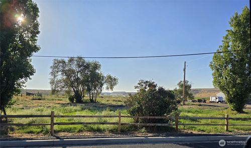 327 1st St N, Wilson Creek, WA, 98860-5940 | Card Image