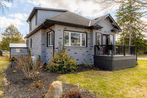 35 Church St W, Burgessville, ON, N0J1C0 | Card Image