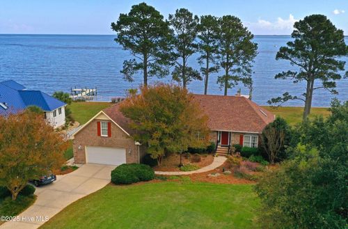 6042 Dolphin Rd, Oriental, NC, 28571-9679 | Card Image