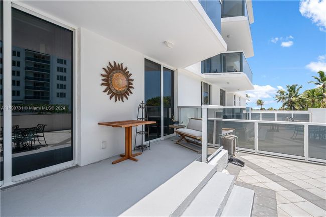 404 - 2401 Collins Ave, Condo with 2 bedrooms, 2 bathrooms and null parking in Miami Beach FL | Image 36