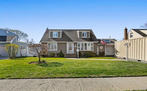 3976 Wicks Ave, Seaford, NY, 11783-1437 | Card Image