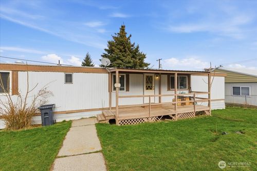 121 Dill Ave, Grand Coulee, WA, 99133-8804 | Card Image