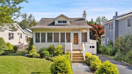 12 Ridgeland Mnr, Rye, NY, 10580-3641 | Card Image
