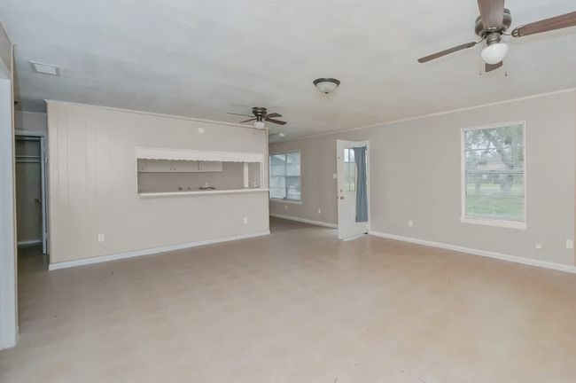 Passthrough from living room to kitchen | Image 7