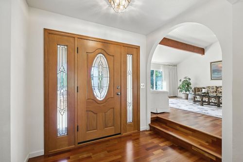 16920 Oak Leaf Dr, Morgan Hill, CA, 95037-6624 | Card Image